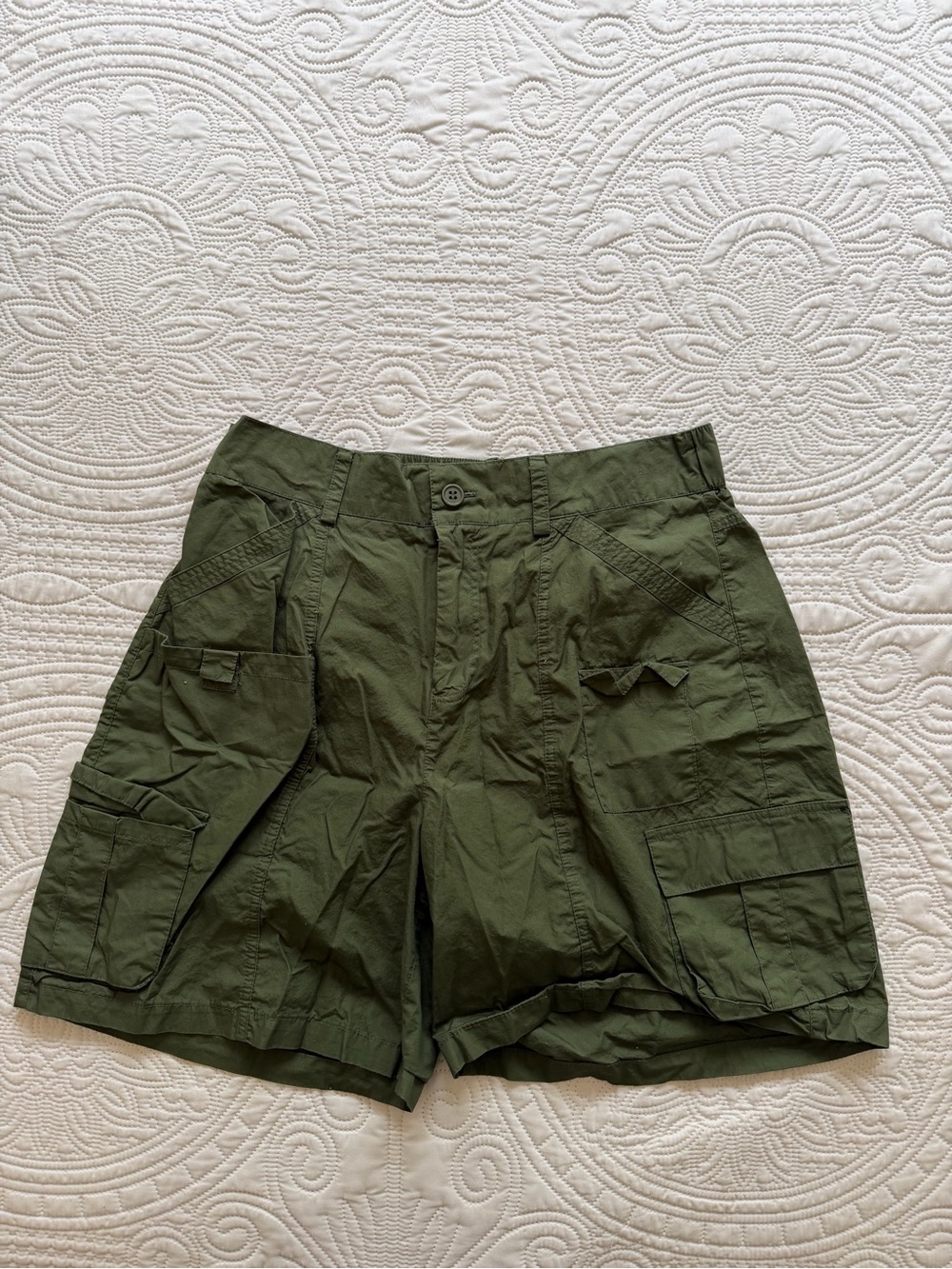 Forever 21 Cargo Shorts in Olive Green